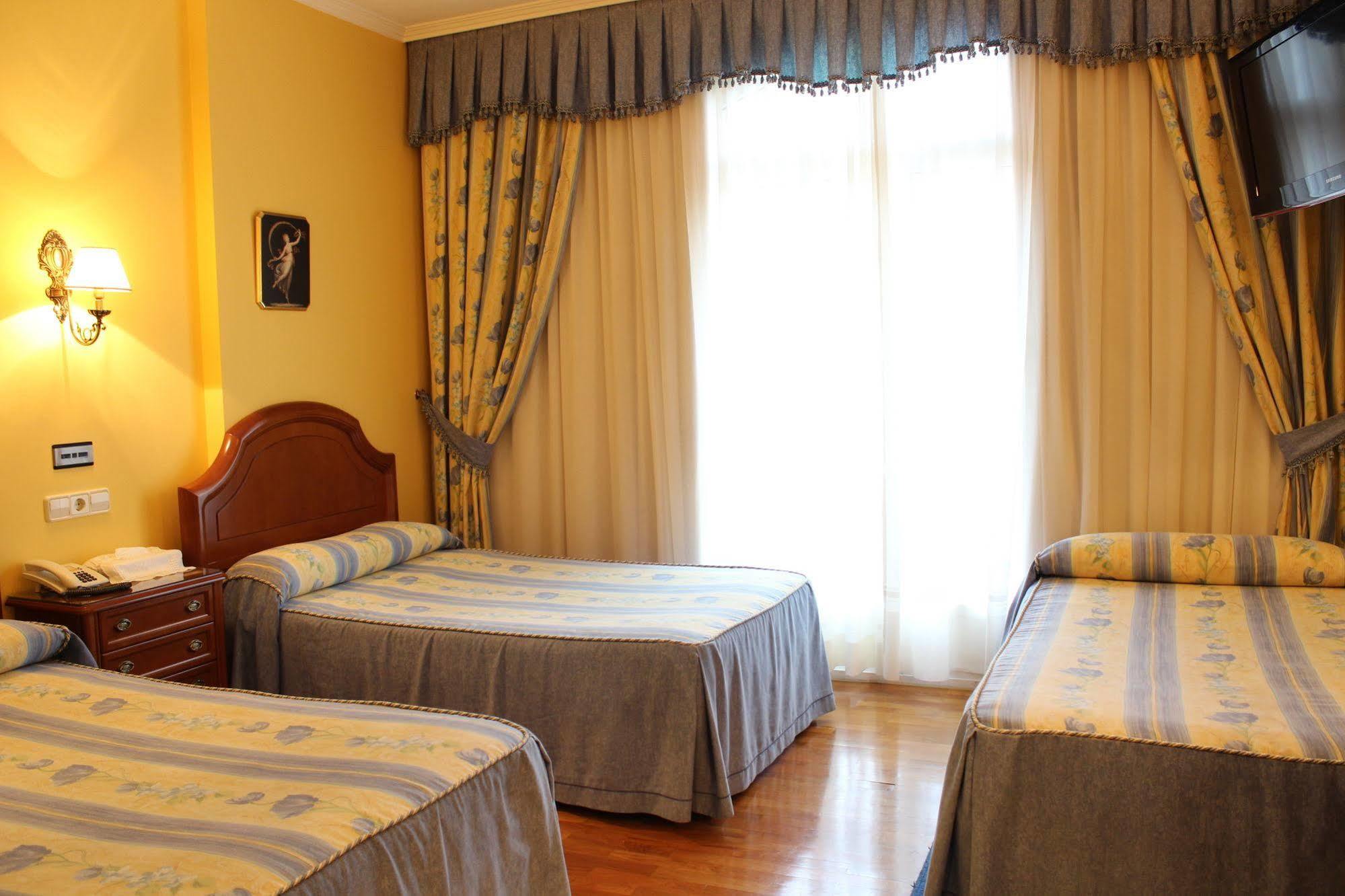 Hotel Playa Compostela Vilagarcia de Arousa Buitenkant foto
