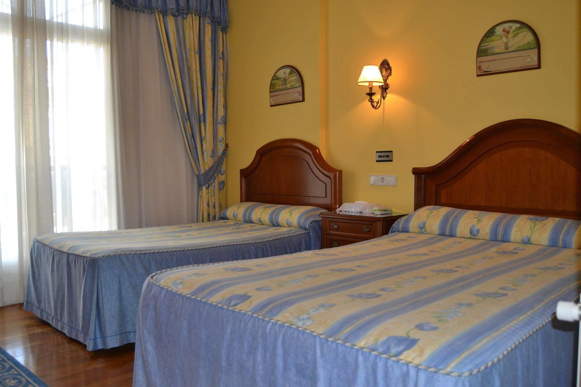 Hotel Playa Compostela Vilagarcia de Arousa Buitenkant foto